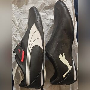Puma Men's Black and White Athletic Shoes Never Used No Tags Beautiful Shoes